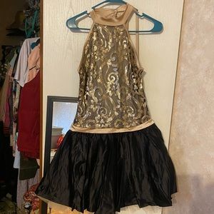 Adult Large black and gold dance costume!